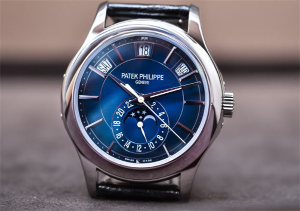 百达翡丽手表表带太紧处理方法(图) 百达翡丽手表表带太紧处理方法(图)