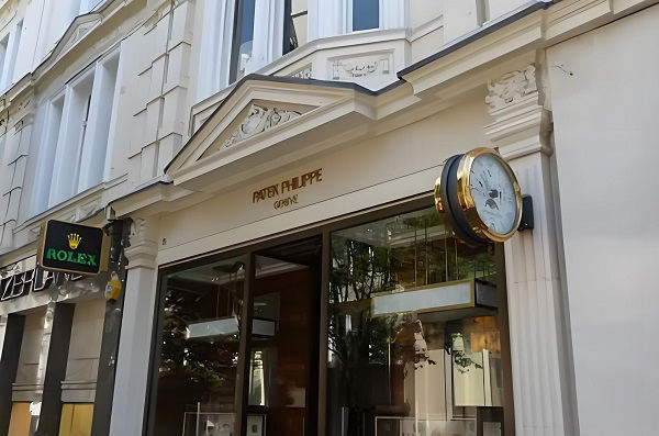 百达翡丽手表日期不准怎么调（图）